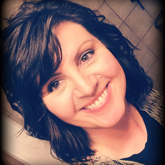 Meet your Posher, Michele - Picture 1 of 1